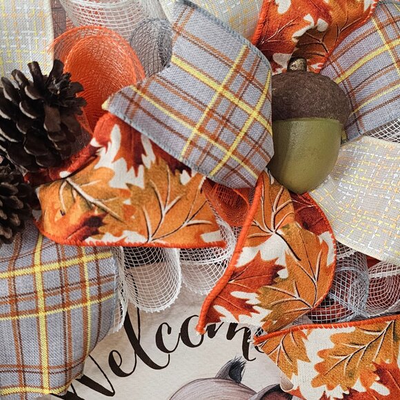 🍁🐿️ Fall Squirrel Welcome Wreath | Woodland Autumn Mesh Door Decor w/ Acorns & - Picture 6 of 6